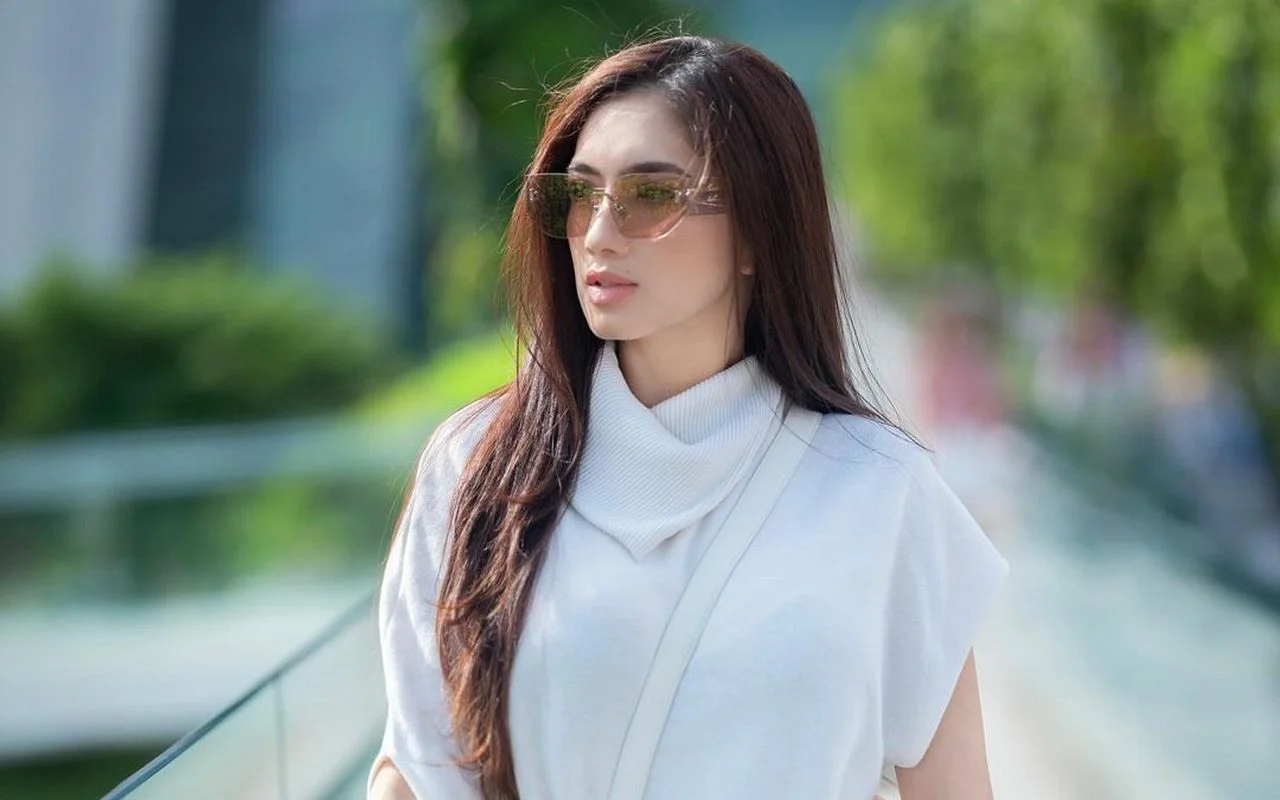 Angel Karamoy Jalani Perawatan setelah Ekspos Wajah Cantik Bekas Oplas