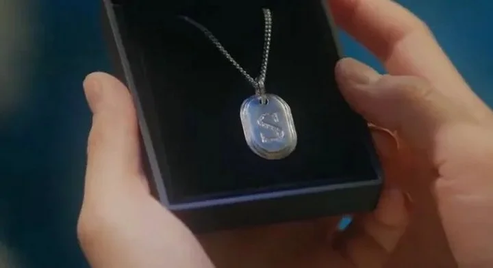 Kalung \'Lovely Runner\' Jadi Perdebatan