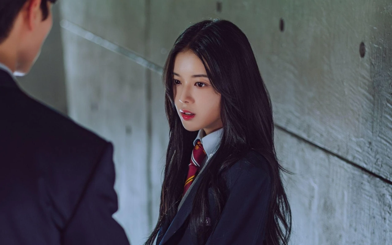 pemeran-utama-hierarchy-drama-2024-roh-jeong-eui