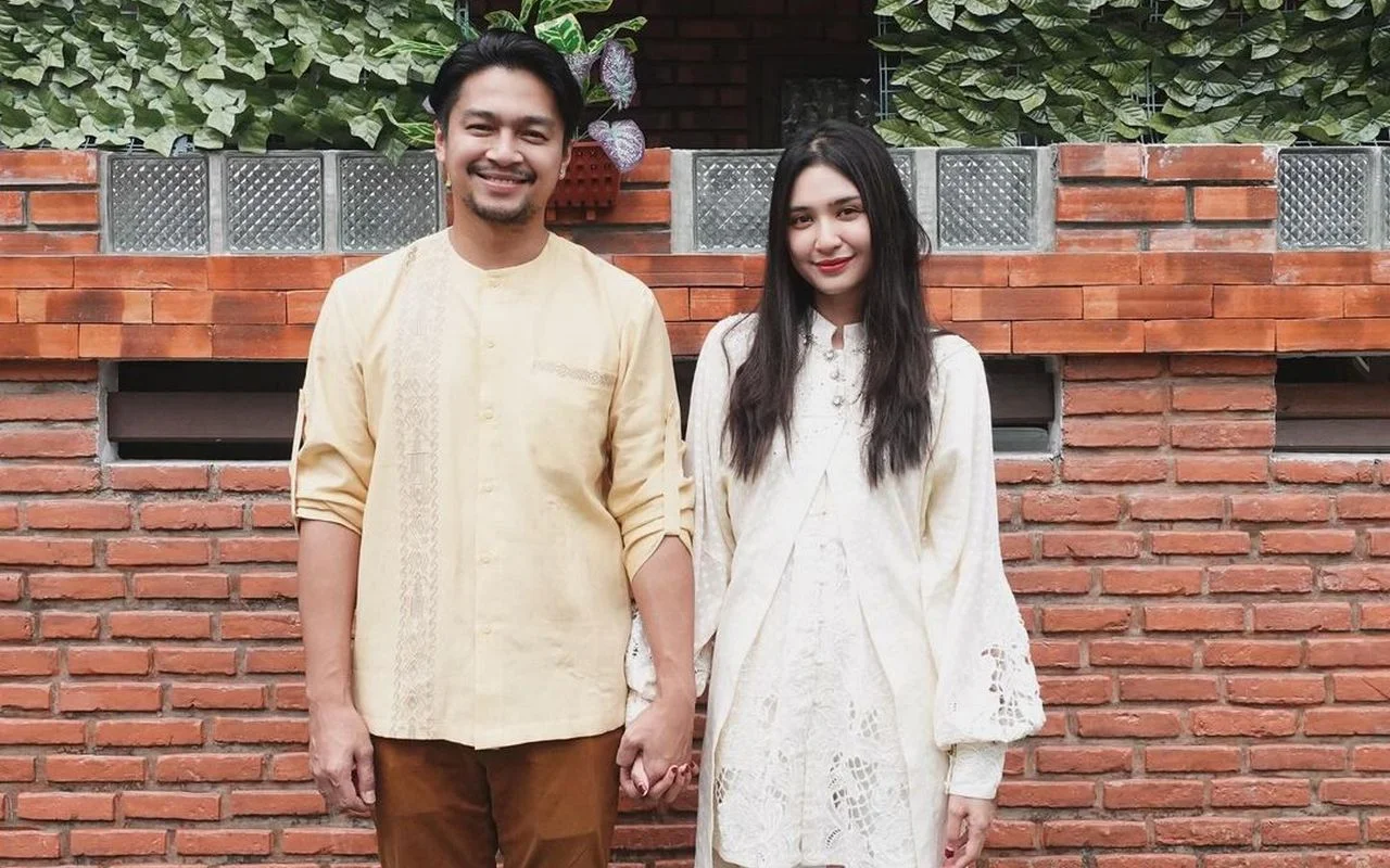 Deva Mahenra Terima Kejutan Manis dari Mikha Tambayong usai Sindir Artis Selingkuh