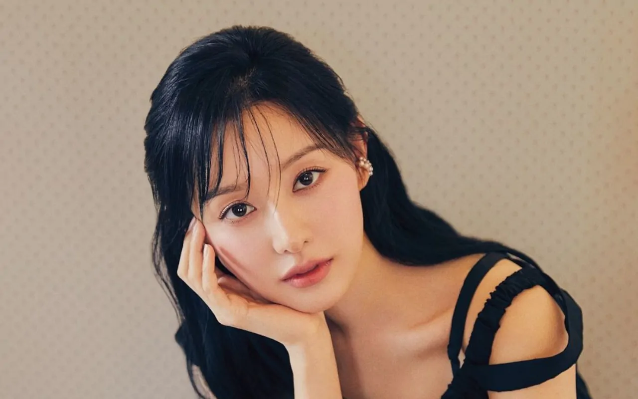 Kim Ji Won Pakai Cincin Nikah 'Queen of Tears' untuk Pemotretan Majalah