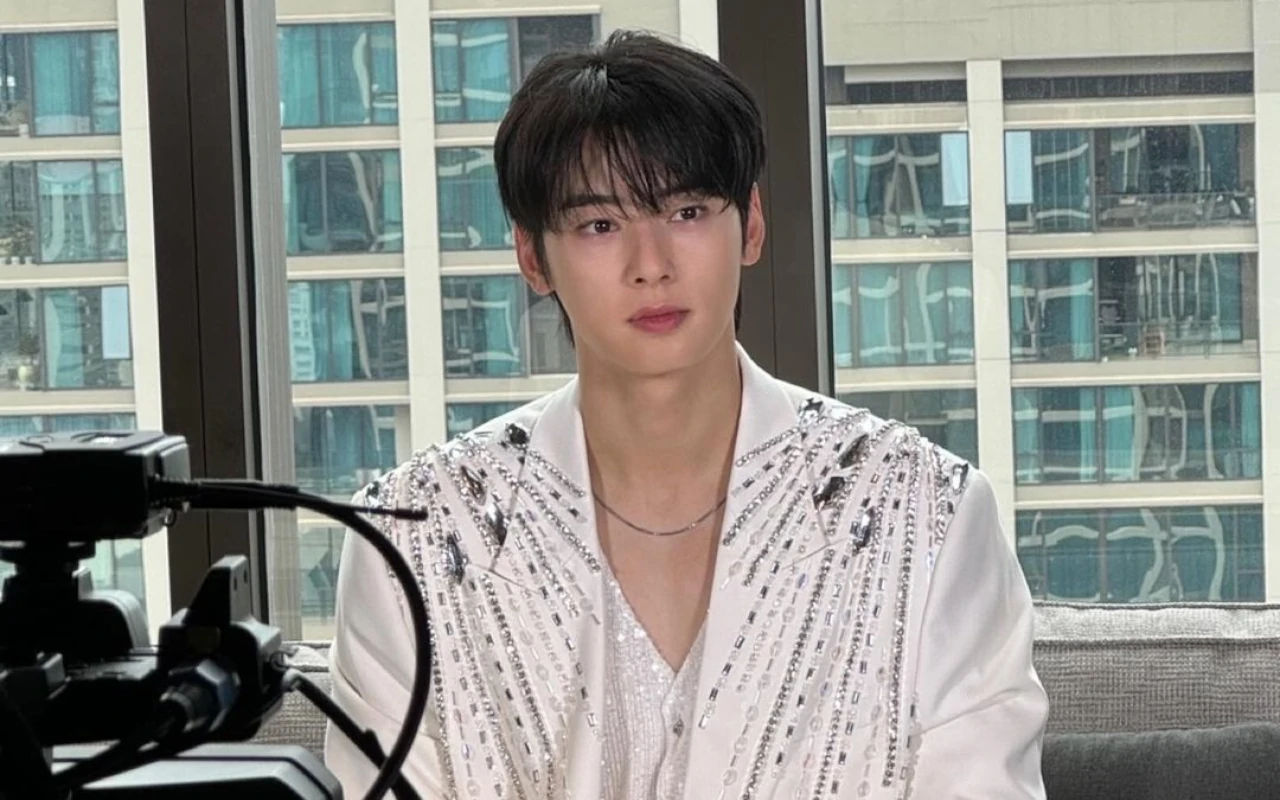 Cha Eunwoo Jadi Perbicangan usai Disambut Meriah saat Hadiri Gala Dinner di Italia