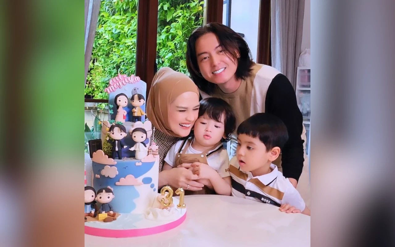 Cut Meyriska Auto Bangga usai Visual Putranya dan Roger Danuarta Dipuji Tampan ala Idol Korea