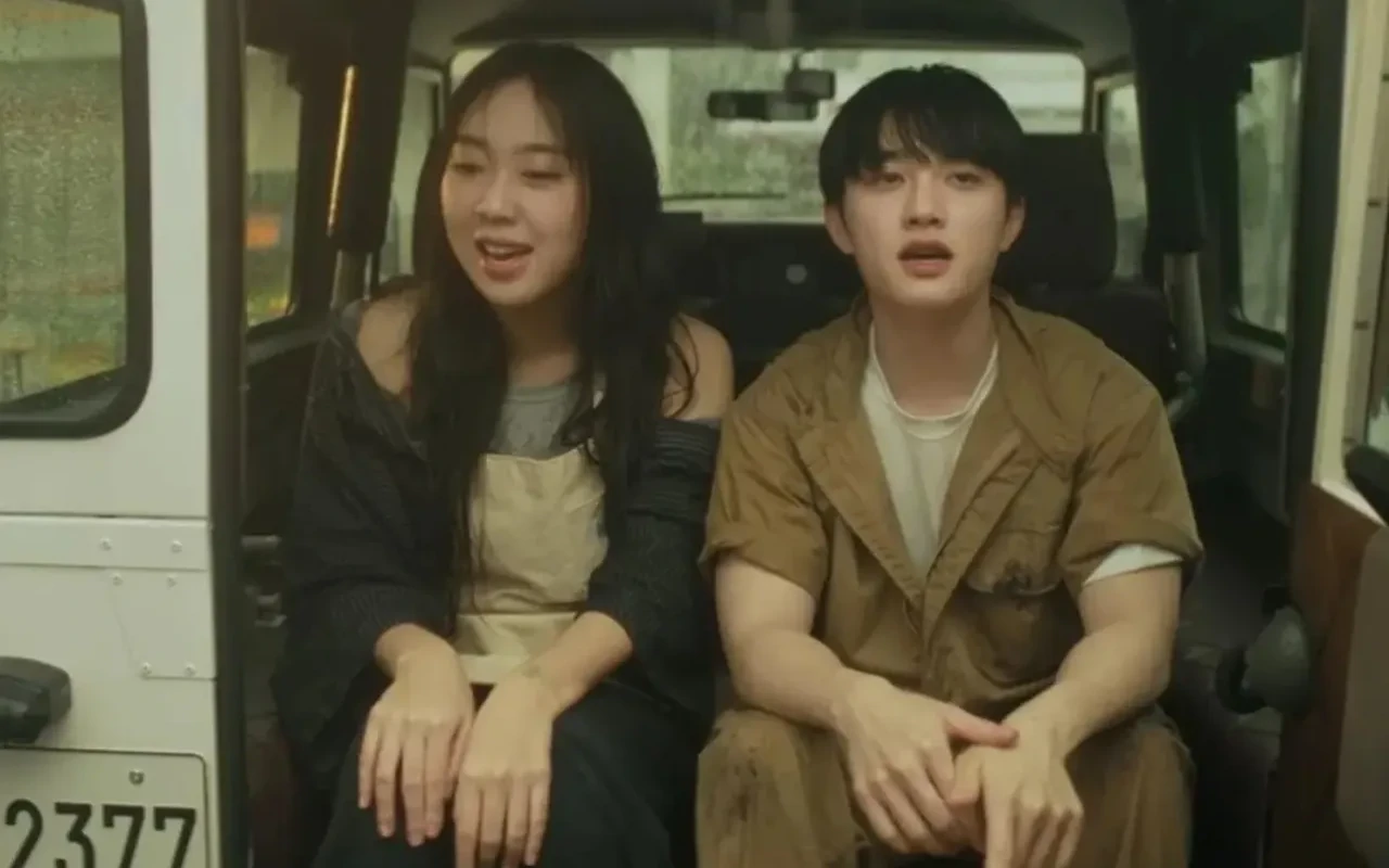 Reaksi D.O. EXO dan Lee Young Ji saat Digoda Pacaran Pasca MV ‘Small
