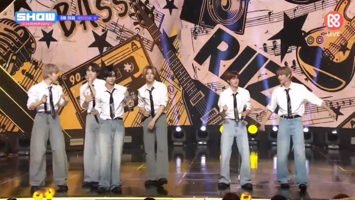 Encore RIIZE Bawakan \'Boom Boom Bass\' di \'Show Champion\' Tuai Beragam Reaksi