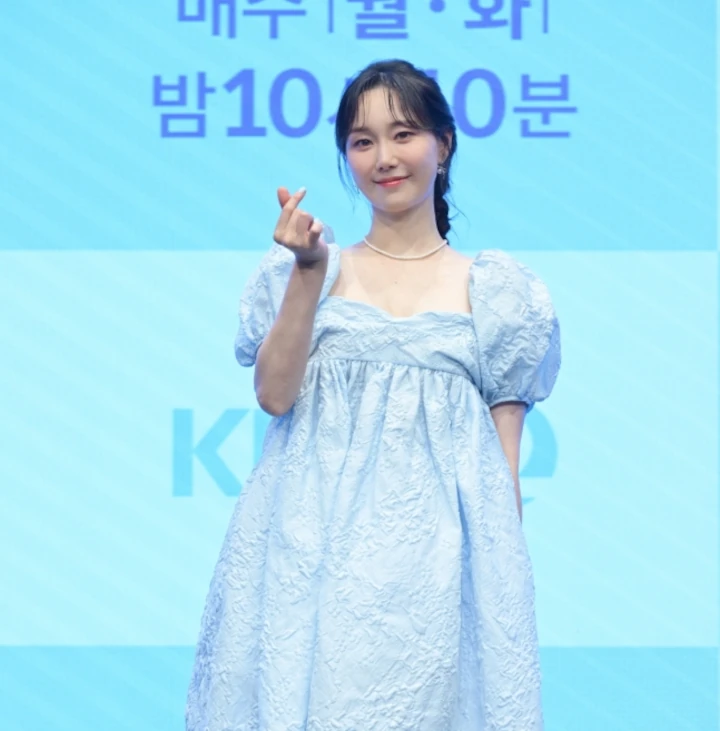 Lee Yoo Young Sempat Tutupi Kondisi Hamil Besar sebelum Diumumkan Menikah