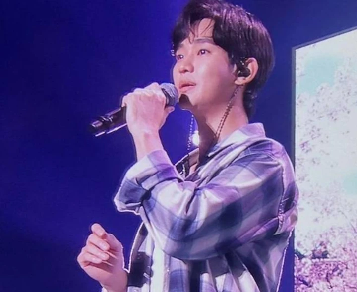 Kim Soo Hyun Tegur Kelakuan Sembrono Fans di Fanmeeting