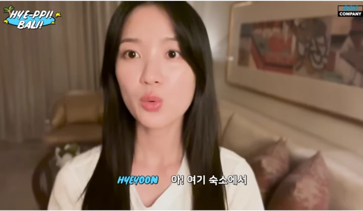 Kim Hye Yoon Kuak Kondisi Lelah saat Disambut Gerombolan Fans di Bali
