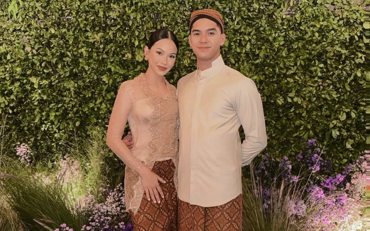 Aksi Al Ghazali dan Alyssa Daguise Curi Melati di Pernikahan Aaliyah Massaid Bikin Gemas 