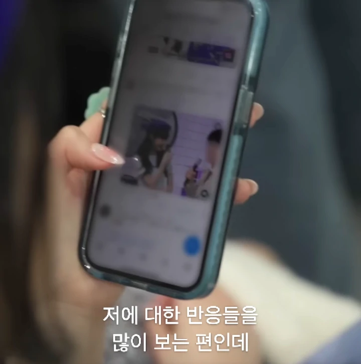 Hong Eunchae LE SSERAFIM Bikin Patah Hati Gegara Diam-Diam Online X