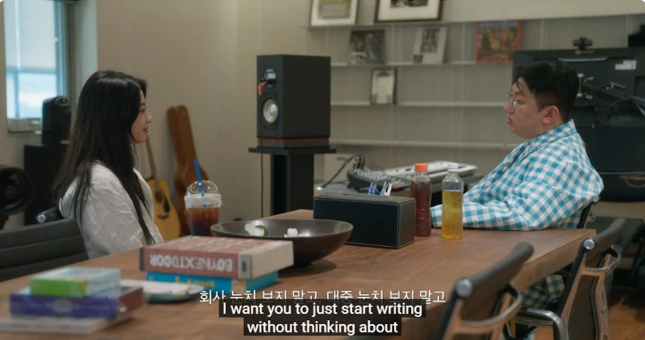 Nasihat Bang Si Hyuk untuk Huh Yunjin LE SSERAFIM Tuai Respons Panas