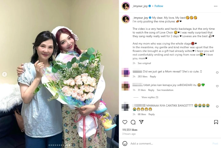 Aksi Joy Red Velvet Pamer Wajah Cantik Sang Ibu Buat Heboh
