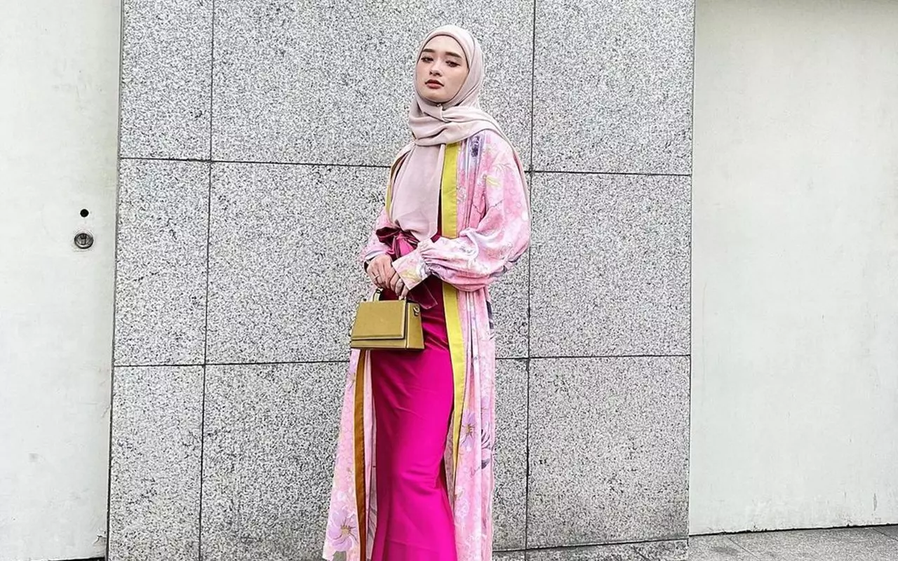 Wajah Asli Inara Rusli Jadi Perbincangan saat Foto Pakai Kamera Fans