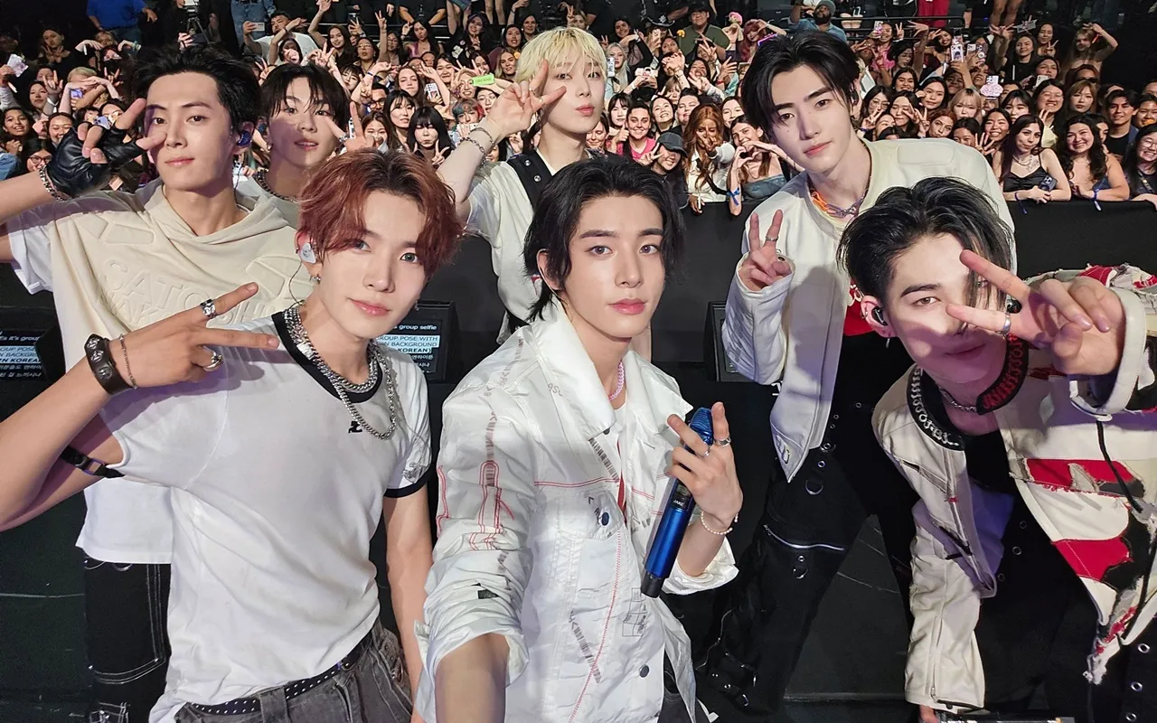 ENHYPEN Gelut Bareng Pikachu saat Gelar Konser 'Fate Plus' di Jakarta