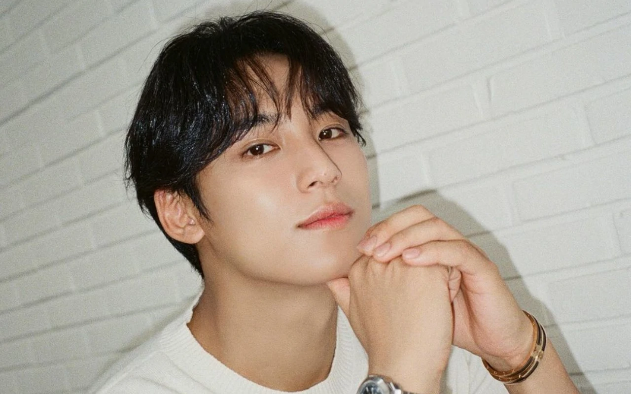 Mingyu SEVENTEEN Main Tenis Bareng Ayah Pakai Raket Langka Super Mahal