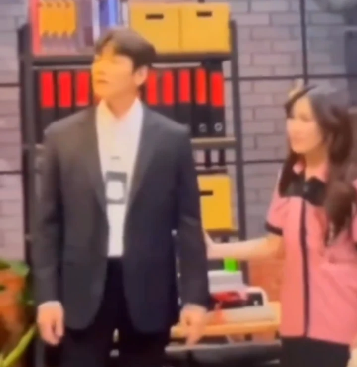 Momen Ji Chang Wook Dipegang-pegang Ayu Ting Ting Tuai Perdebatan