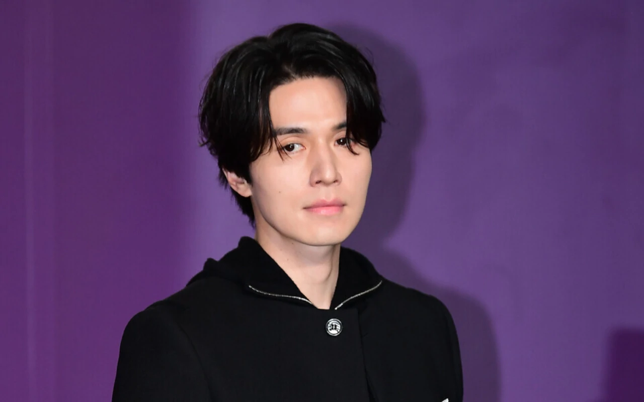 Lee Dong Wook Baru Buka Fan Club Resmi setelah 25 Tahun Karier