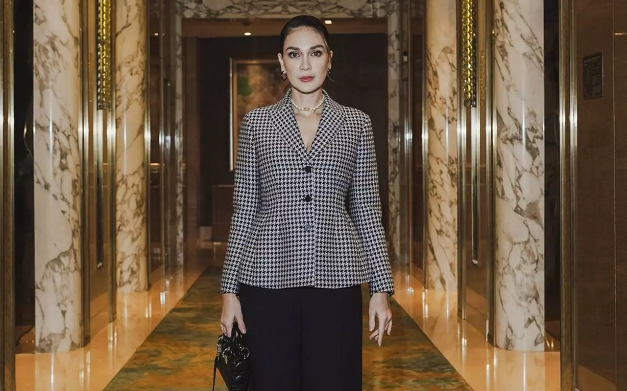 Luna Maya Bercerita Kondisinya saat Ini ke Mendiang Sang Ayah Picu Kesedihan