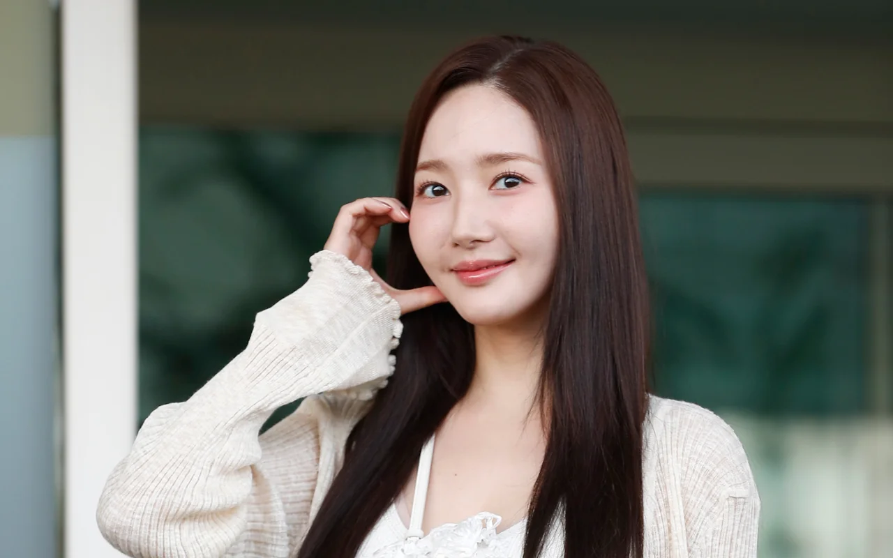 Gestur Park Min Young di Pernikahan Couple 'Marry My Husband' Curi Perhatian