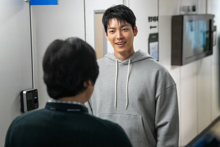 Kim Woo Bin Bongkar Alasan Gemukkan Badan untuk \'Officer Black Belt\'