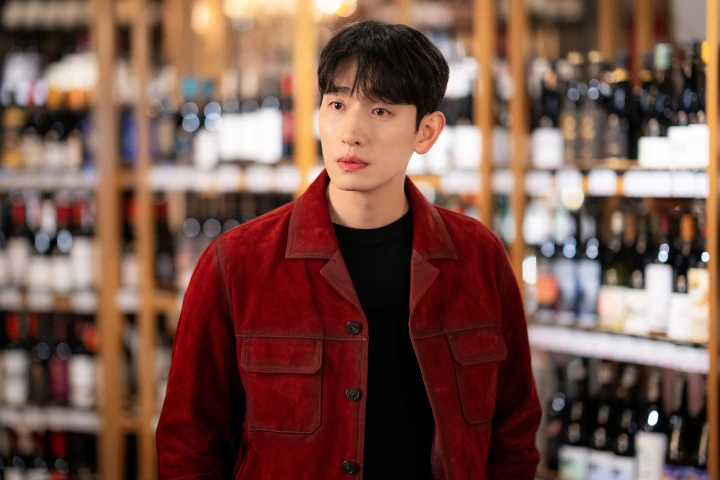 Pesona Yoon Park Bintangi \'Cinderella at 2 AM\' Jadi Perbincangan Panas
