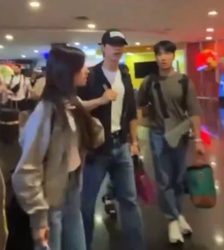 Jung Hae In Beri Perhatian Manis ke Jung So Min saat Tiba di Bali