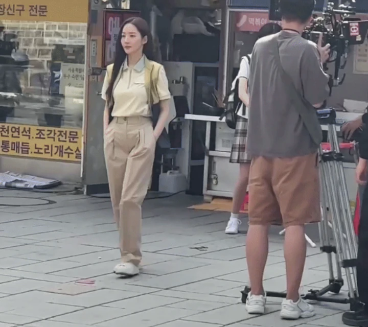 Perubahan Fisik Park Min Young saat Syuting Proyek Baru Tuai Pujian