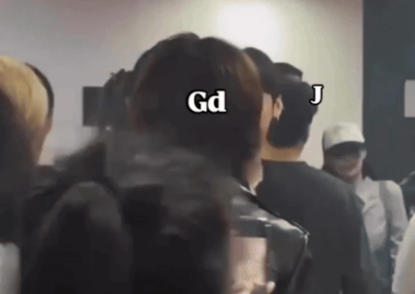 Jennie BLACKPINK & G-Dragon BIGBANG Keciduk Papasan di Konser 2NE1