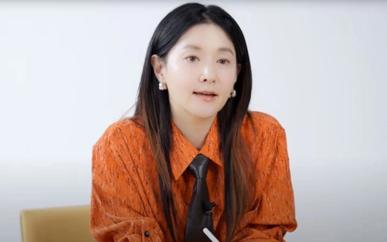 Potret Langka Lee Young Ae Didampingi Suami di Ajang Penghargaan Tuai Perhatian