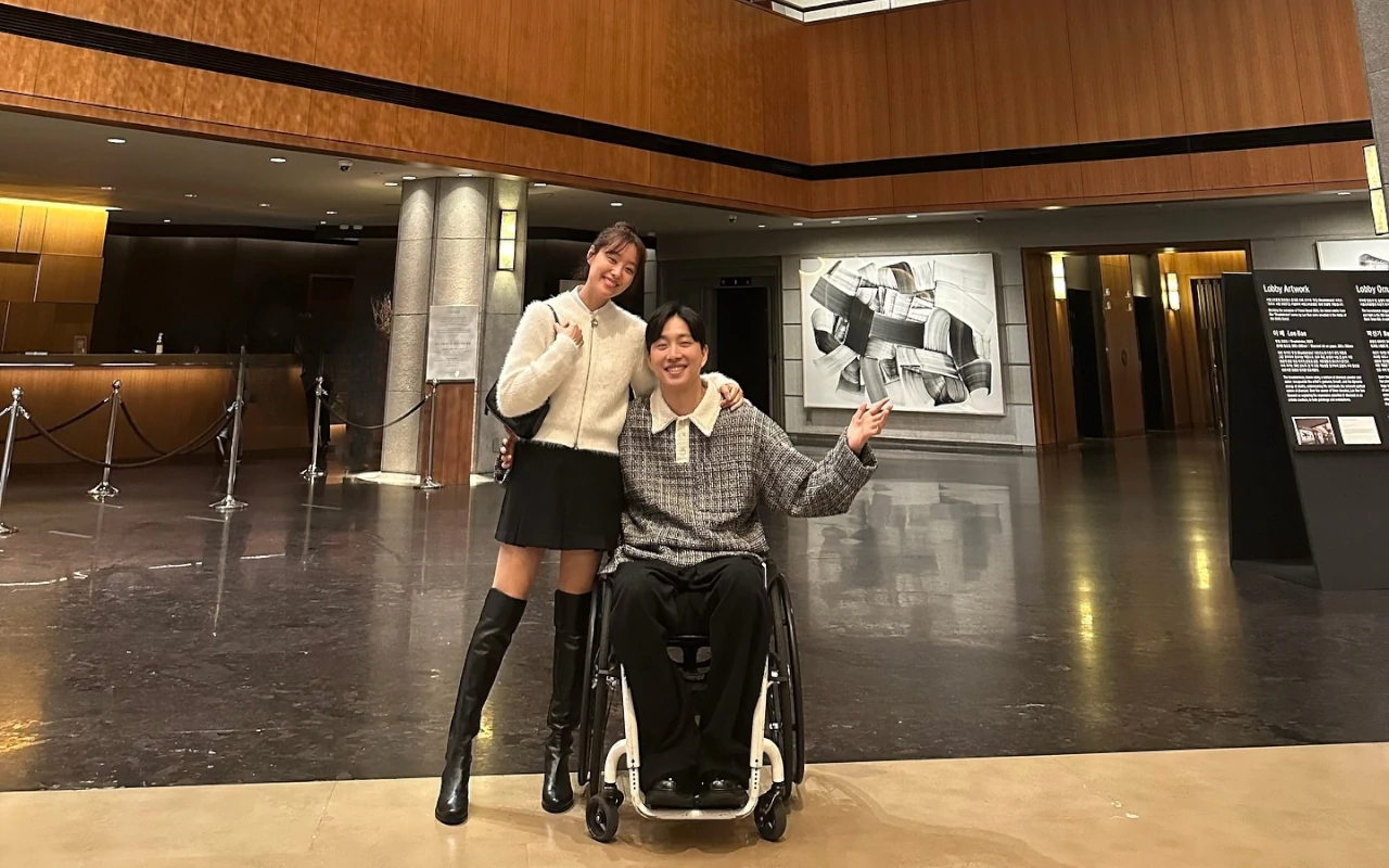 Song Ji Eun Dikasihani saat Bulan Madu Bareng Park We