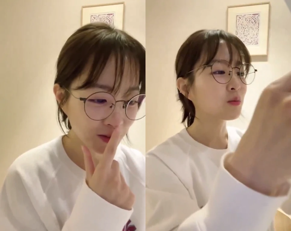 Park Bo Young Nangis Sesenggukan saat Lakukan Siaran Langsung