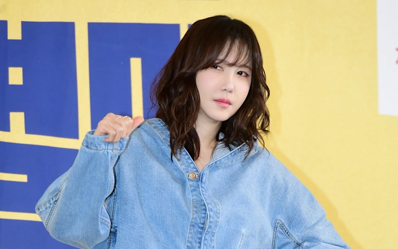 Visual Lee Ji Ah kala Pakai Gaun Seksi di MAMA 2024 Sulit Dikenali