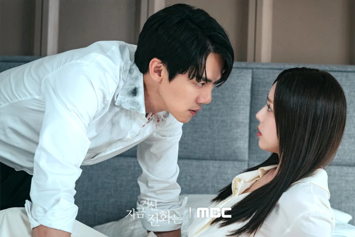 Kembar Marga Yoo Yeon Seok & Kim Soo Hyun di \'When the Phone Rings\' dan \'Queen of Tears\' Disorot