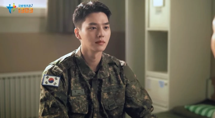 Gaya Song Kang saat Muncul di Iklan Militer Buat Syok