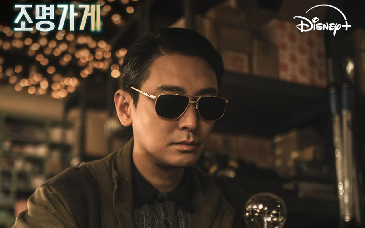 Teori Makna Lampu Toko Ju Ji Hoon di 'Light Shop' Buat Merinding