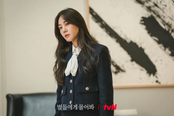 Han Ji Eun Bongkar Persiapan Jadi Tunangan Lee Min Ho di \'When The Stars Gossip\'