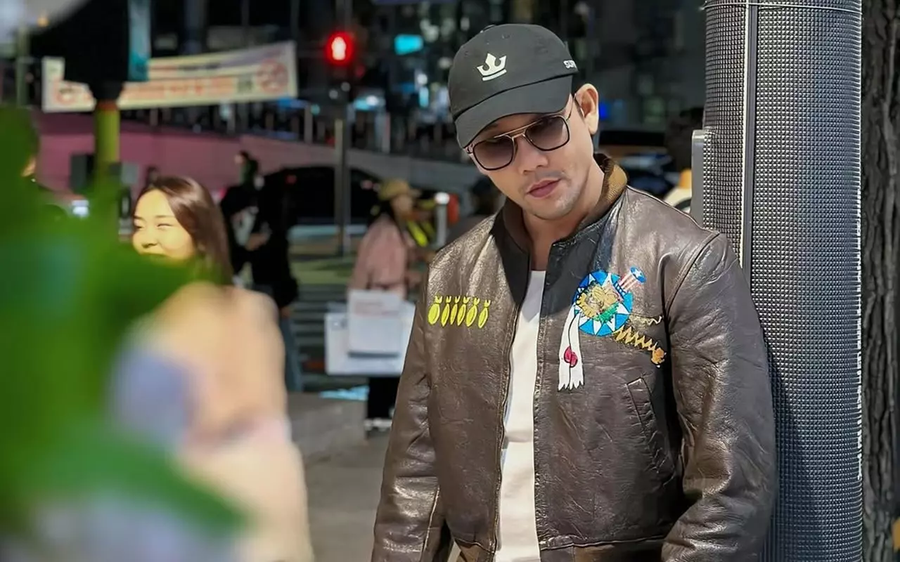 Denny Sumargo Sampai Lempar Umpatan saat Chat dengan ‘Meta AI’