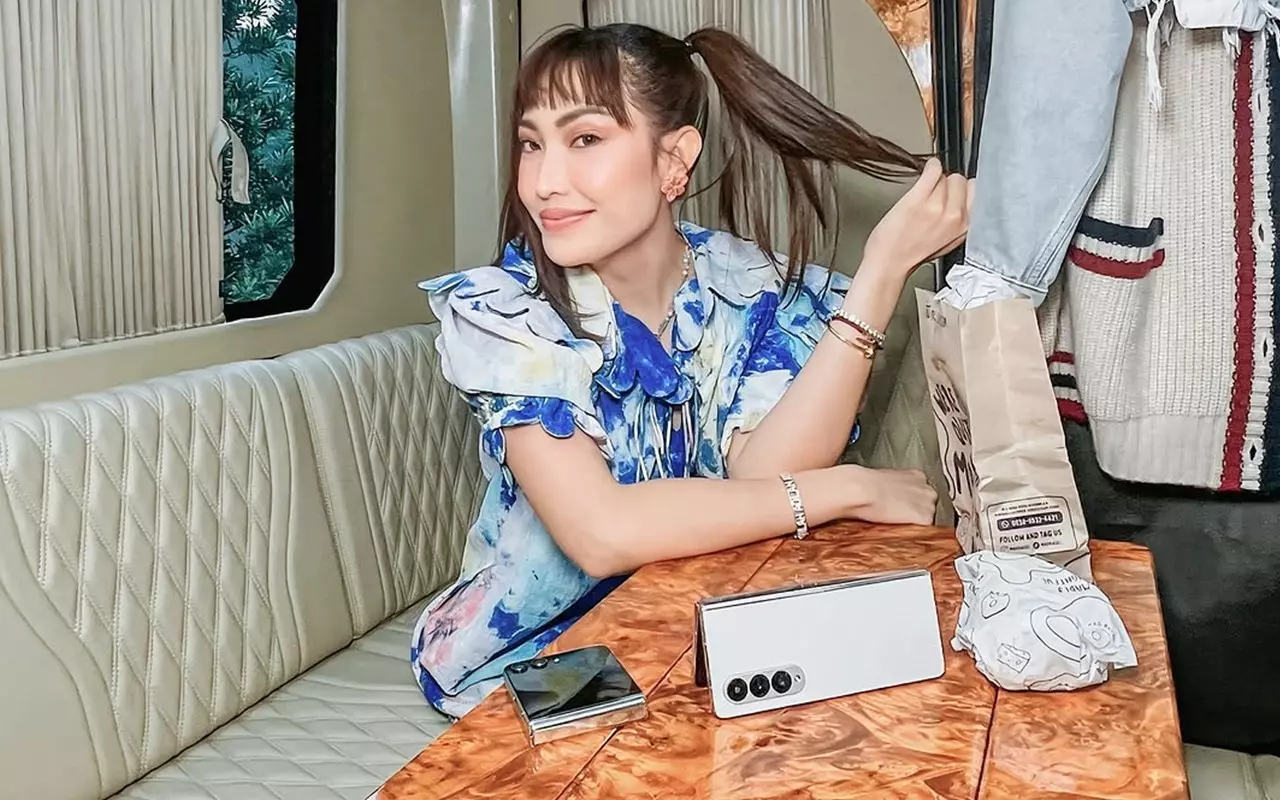 Ayu Dewi Tulis Ungkapan Mendalam untuk Dirinya di Hari Ibu