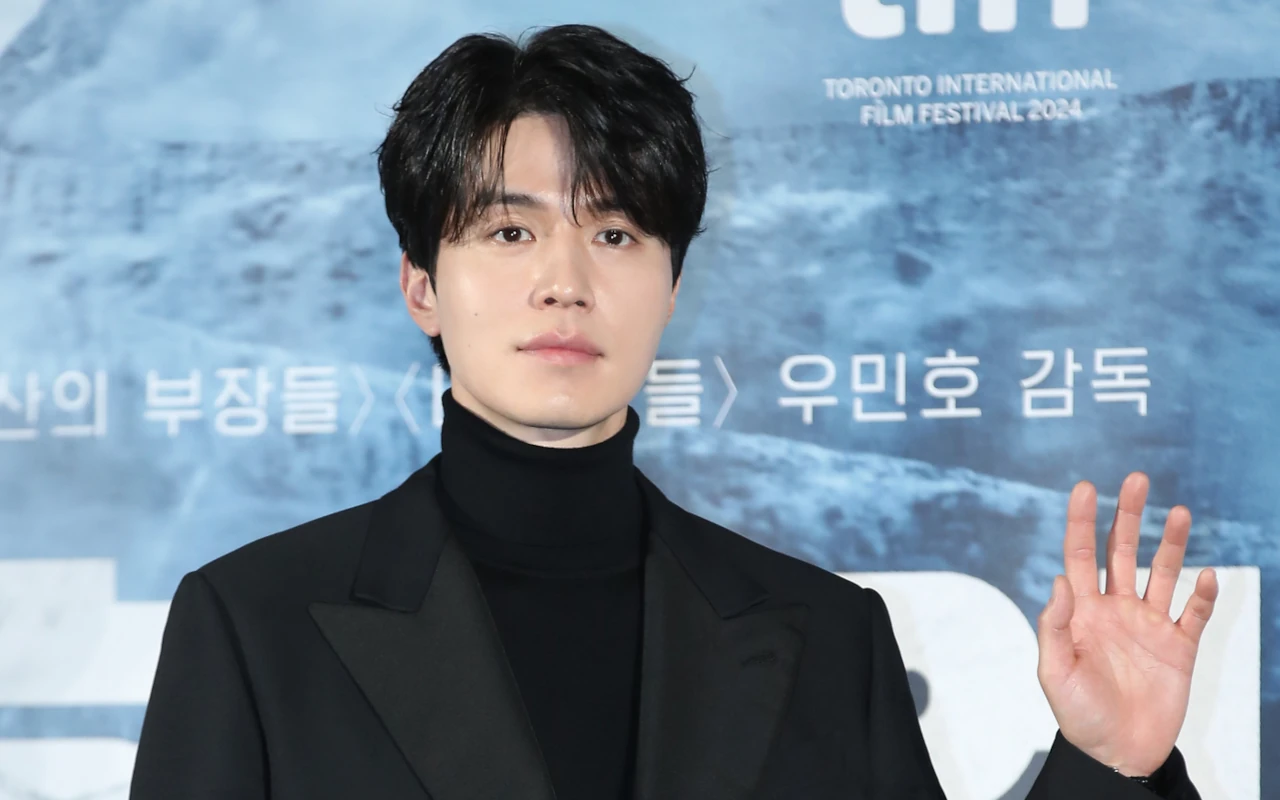 Lee Dong Wook Bongkar Alasan Enggan Gelar Acara Pernikahan Bareng Calon Istri