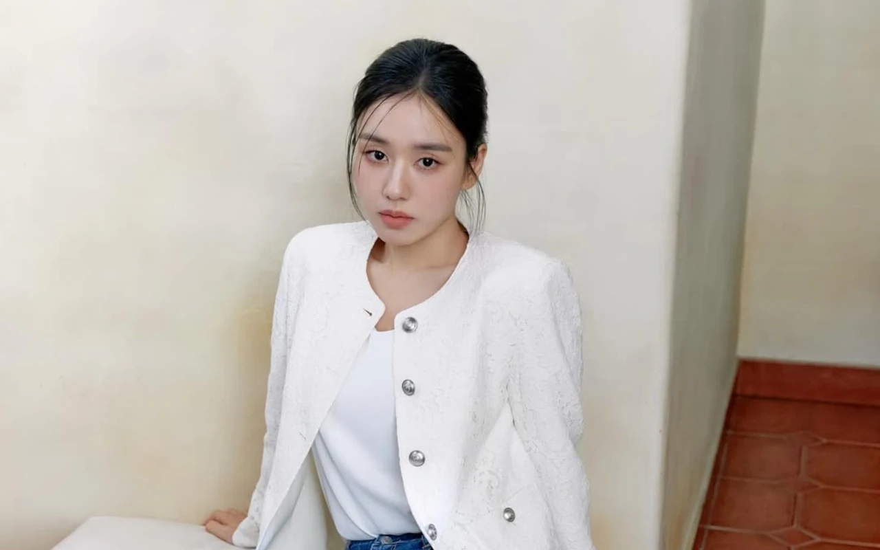 Ahn Eun Jin Tampil Seksi Pakai Bikini saat Liburan di Bali