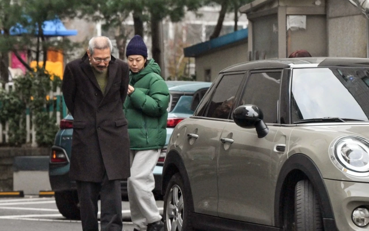 Bukti Sutradara Hong Sang Soo Ngebucin Kim Min Hee Terkuak di Festival Film Internasional Berlin