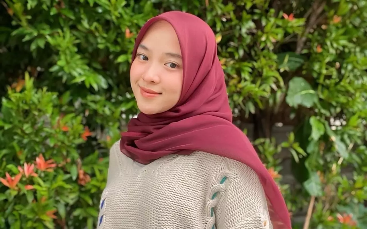 Nissa Sabyan Tuai Reaksi Sinis saat Terciduk Nangis di Atas Panggung