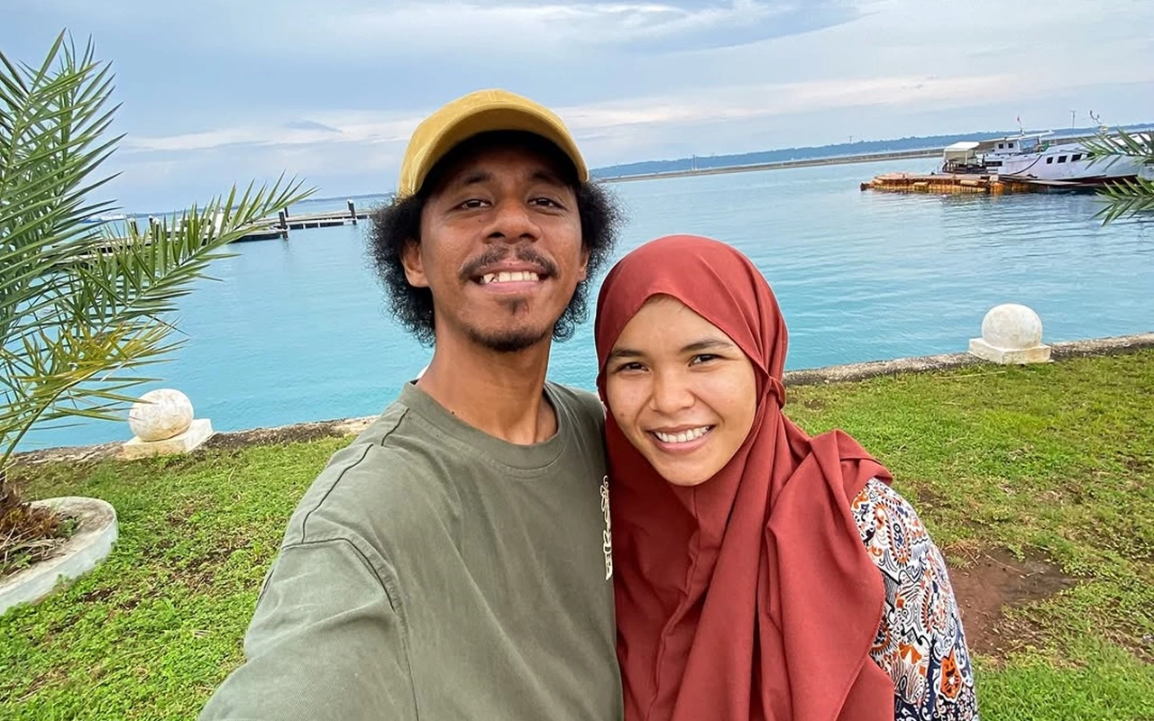 Isi Chat WA Istri Raim Laode soal Salat Bagai Gambaran Bidadari Surga