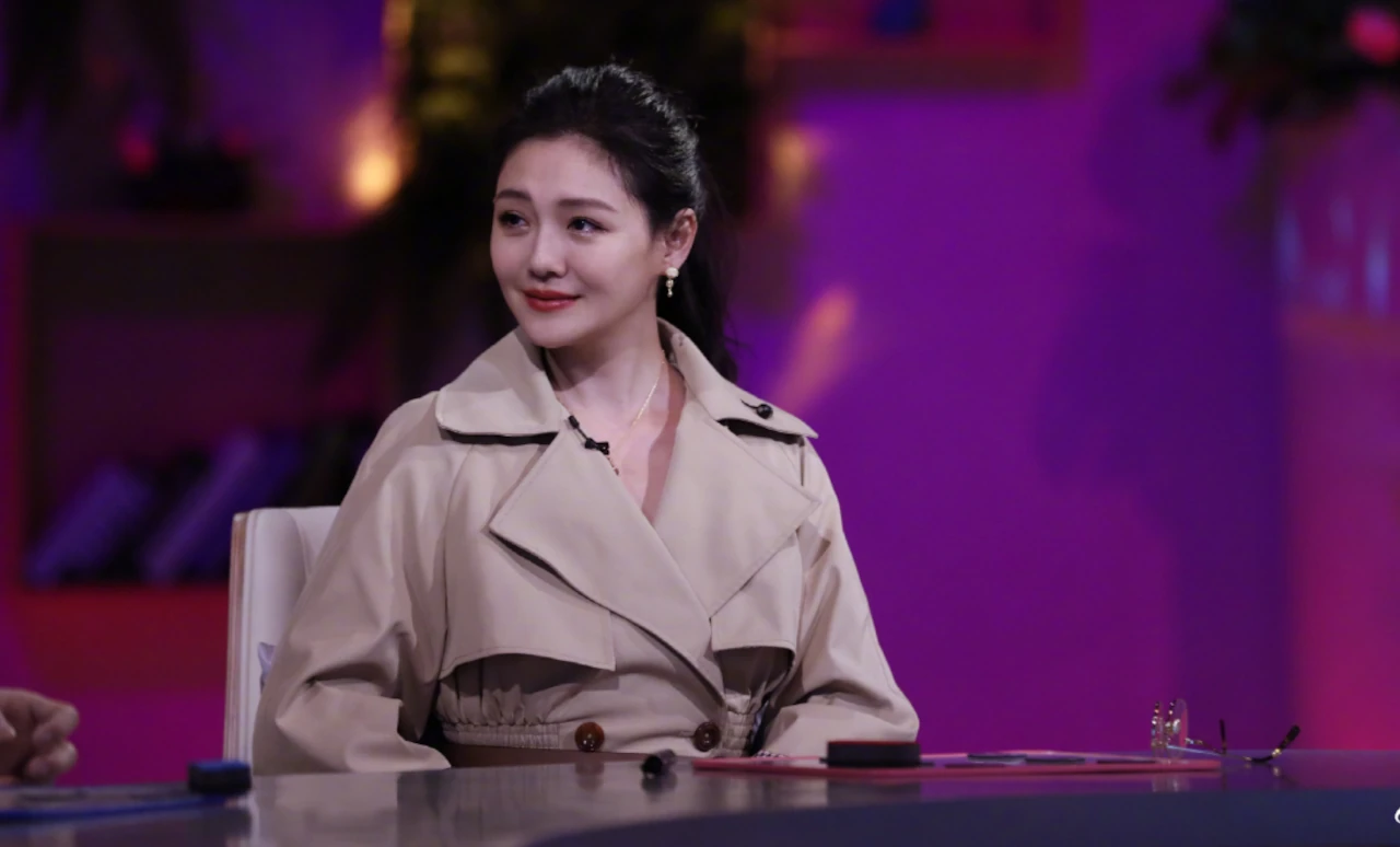 Ibu Mendiang Barbie Hsu Bantah Rebutan Warisan dengan Wang Xiaofei