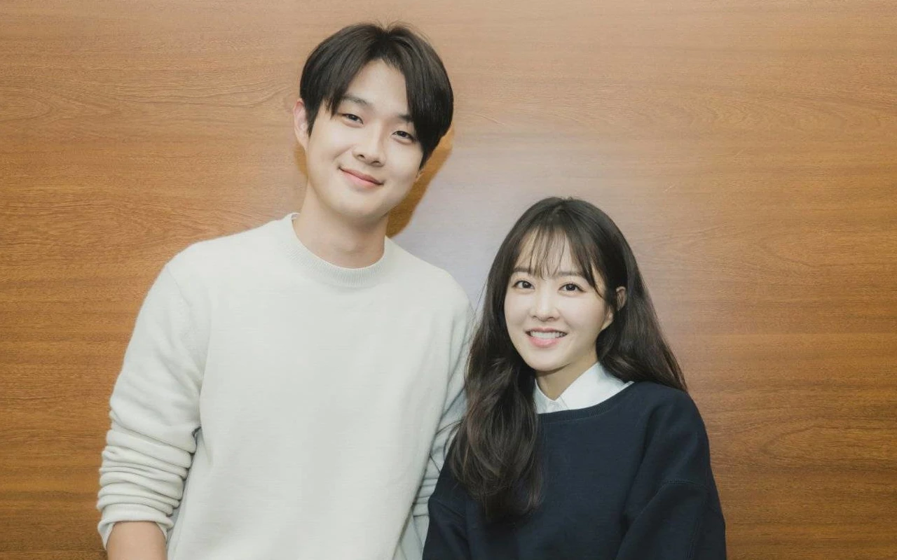 Park Bo Young & Choi Woo Shik Asyik Kencan Mesra di Luar Negeri usai Bintangi 'Melo Movie'