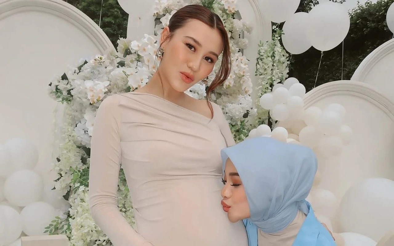 Adab Aaliyah Massaid Ngeluh Gorengan Buka Puasa di Rumah Aurel Bikin Sakit Tenggorokan Picu Kritikan