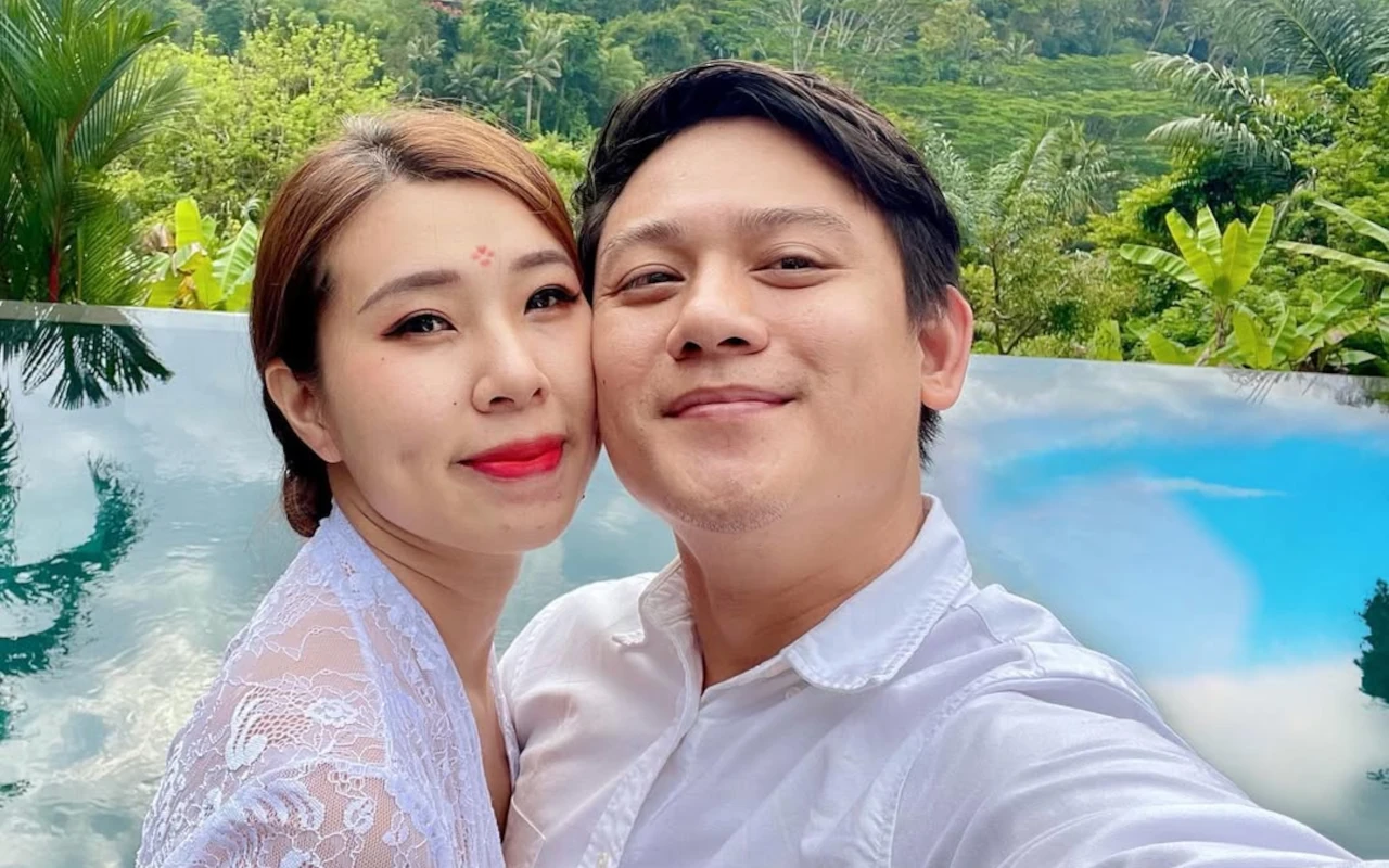 Bobon Santoso Pamer Dipeluk Cheryl Ruan usai Sang Istri Tak Tahu Status Mualaf