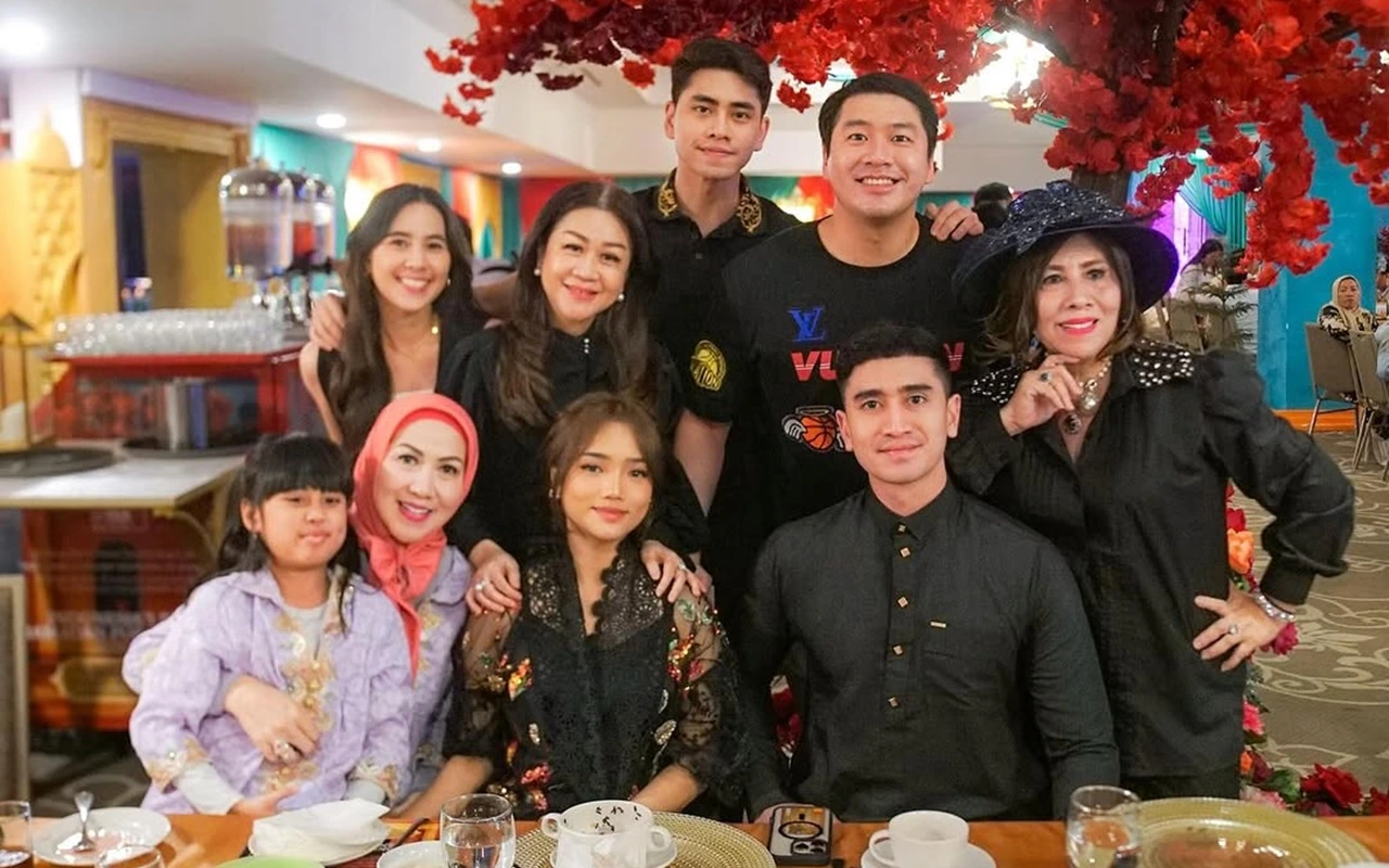 Verrell Bramasta Tulis Pesan Puitis usai Fuji An Direstui Jadi Calon Mantu di Acara Bukber Keluarga