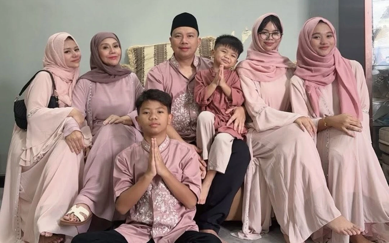 Vicky Prasetyo Kalahkan Raffi Ahmad soal Utang usai Bagi THR Lebaran 1 Miliar