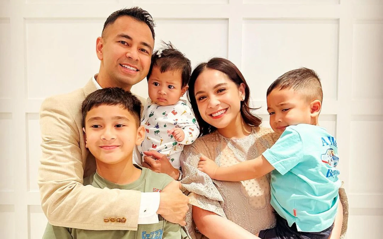 Foto Estetik Lily Putri Adopsi Raffi-Nagita hingga Nama Lengkap Diungkap usai Ultah Pertama